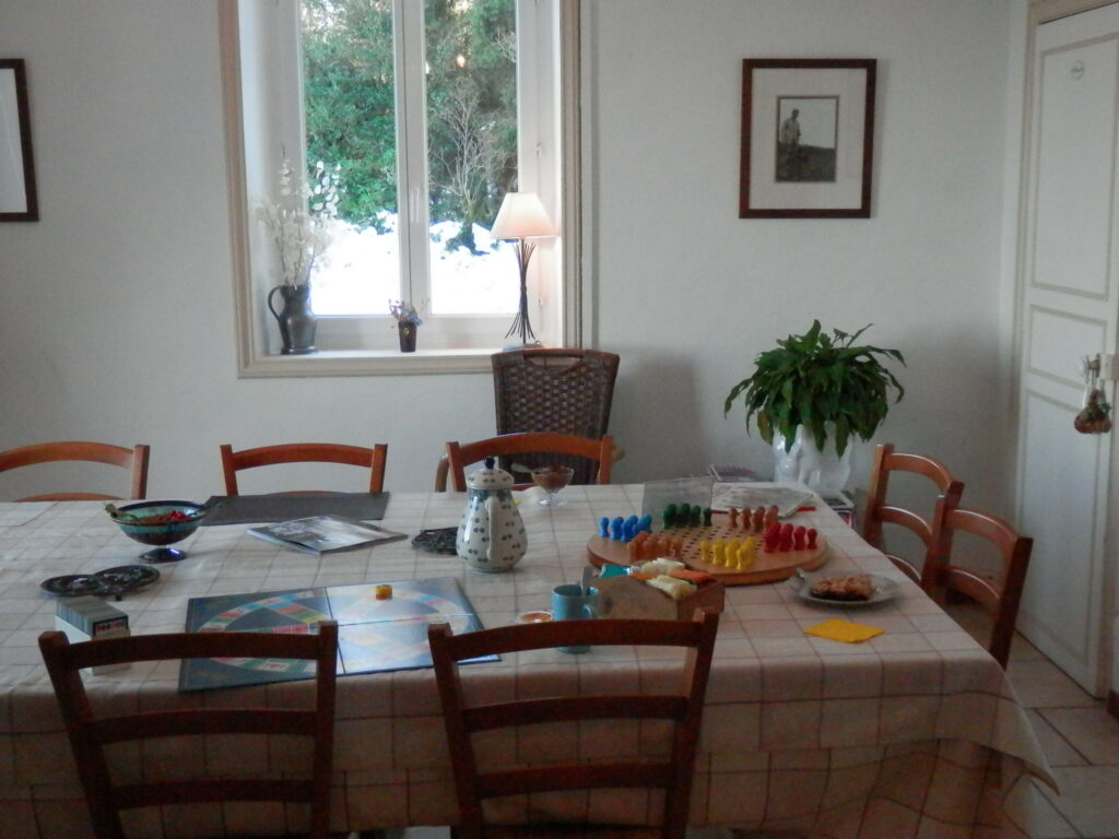 Gîte de groupe Bécajat à Saint-Bonnet-des-quarts, le petit salon de la Grande Maison