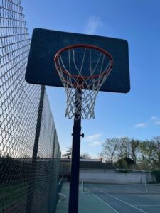 Les Pavillons d'Aymar à Saint-Roamin-la-Motte, activité basket ball