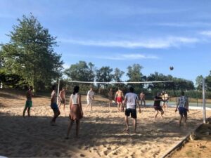 Les Pavillons d'Aymar à Saint-Roamin-la-Motte, activité Beach volley